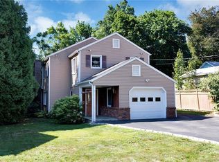 30 Pine Hill Ter, Stamford, CT 06903