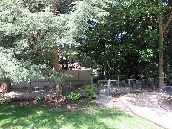 5th image of 6744 Beech Creek Ct