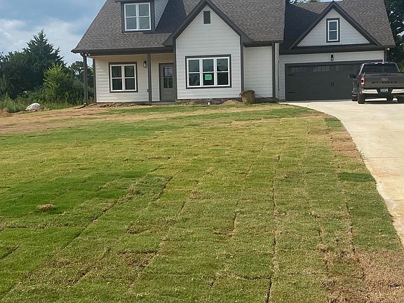 2nd image of 1487 Brooks Dr