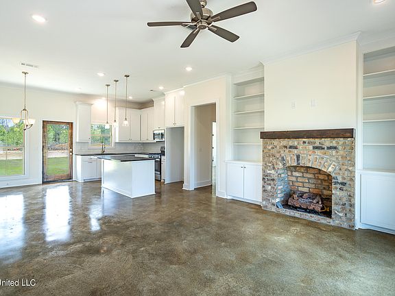 2nd image of 509 Birchwood Blvd