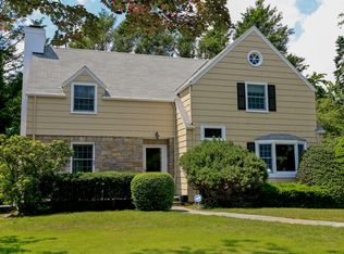12 Ross Rd, Scarsdale, NY 10583