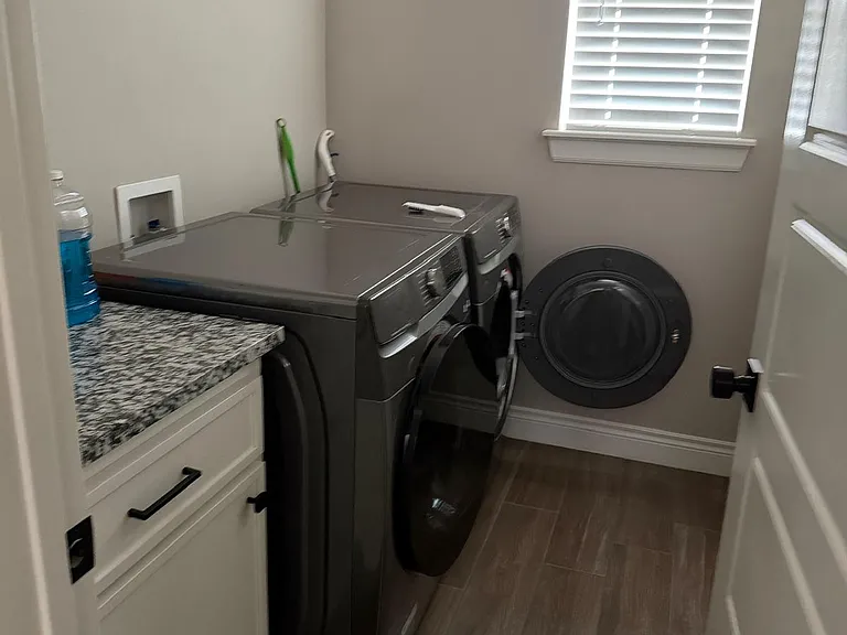 1161 Flat Rock St — Photo 3
