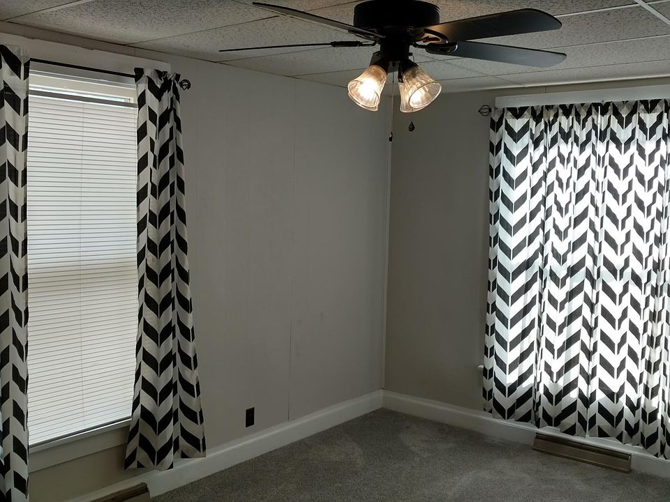 1st image of 411 Putnam Ave