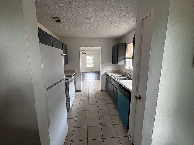 1701 Windsong Ln — Photo 4