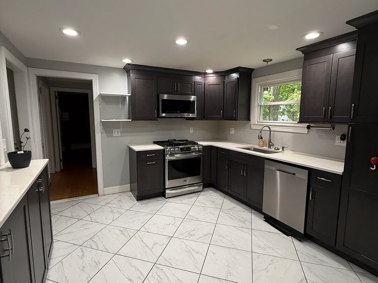3 bed, 1450 sqft, $3,000 — Photo 4