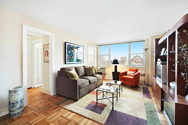 Sold by Town Residential | media 9