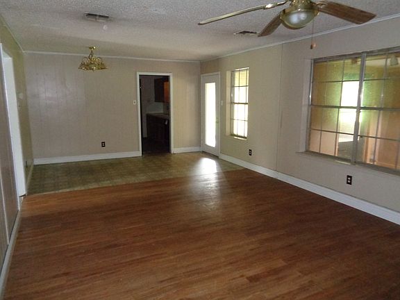5th image of 410 Wain Dr