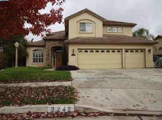 3242 W Oakridge Ave, Visalia, CA 93291