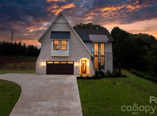 2670 Charleston Ct, Claremont, NC 28610