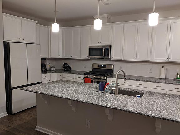 5th image of 1035 Manorhaven Dr