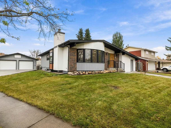 11 Austin Cres, Saint Albert, AB T8N 3B4