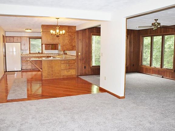 5th image of 438 Oakgrove St