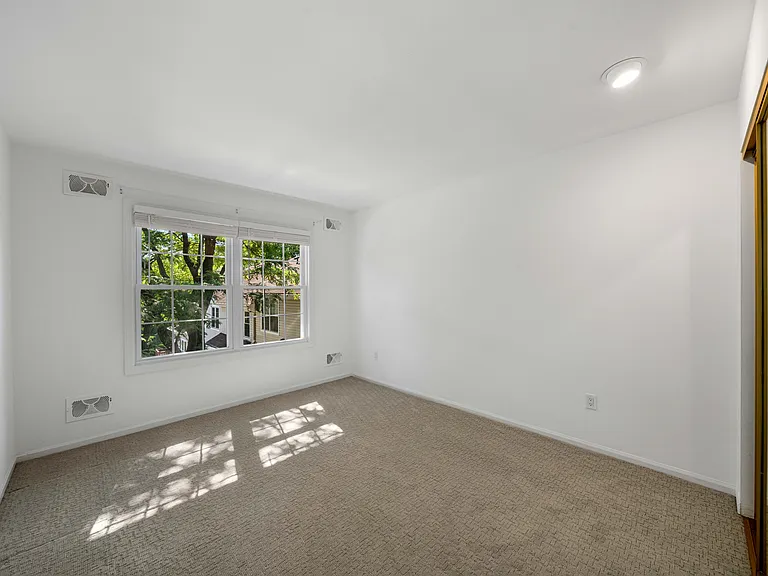 764 Charles Ct — Photo 22