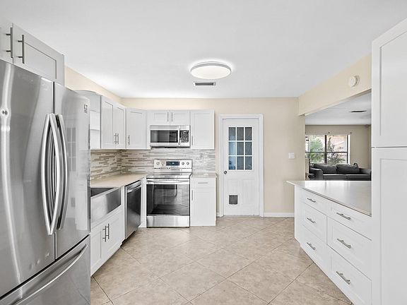5th image of 8240 NW 98th Avenue