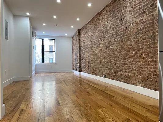 1st image of 290 Rogers Ave #2