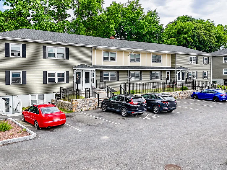 Princeton Court Apartments — Photo 32