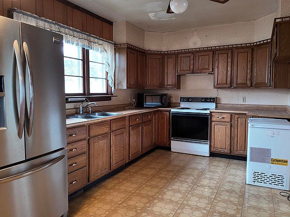 5th image of 1545 6th St
