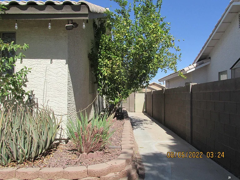 1874 S 37th Ave — Photo 21