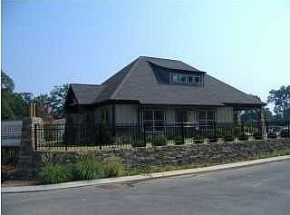 4th image of 12 Peachgrove Ln
