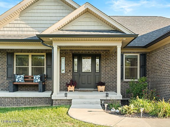 3rd image of 67 Tindale Dr