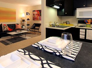 Kensington Woods Apartments, Omaha, NE 68114