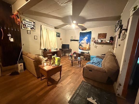 2nd image of 561 Roxbury St