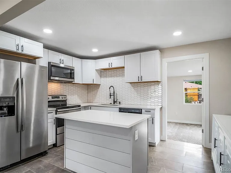 2395 S Irving St — Photo 6