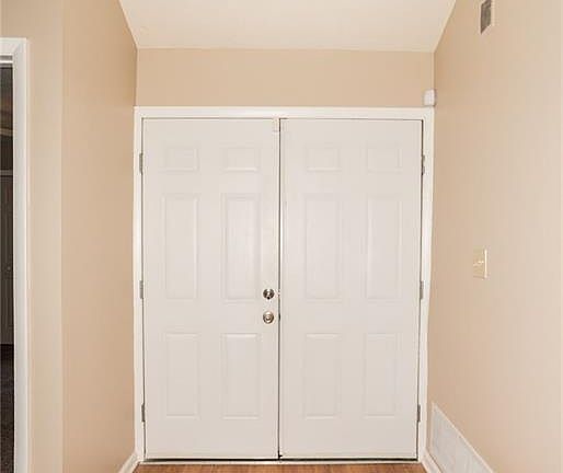 3rd image of 648 Hawthorne Dr