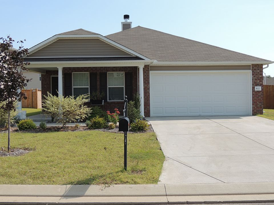 1st image of 812 Creek Oak Dr