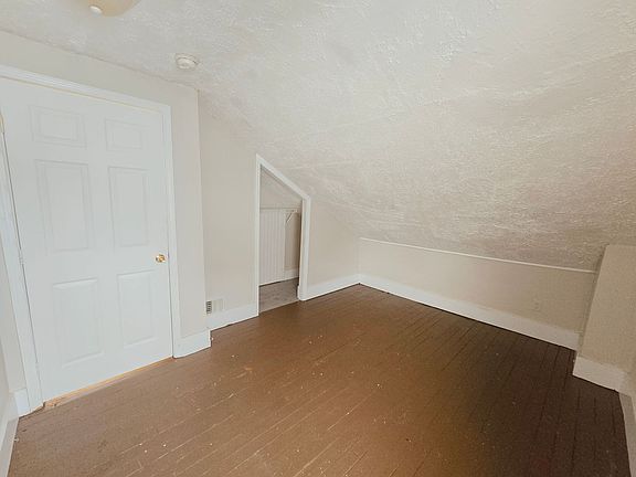 2nd image of 651 S 43rd St