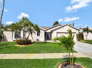33 Cedar Cir, Boynton Beach, FL 33436