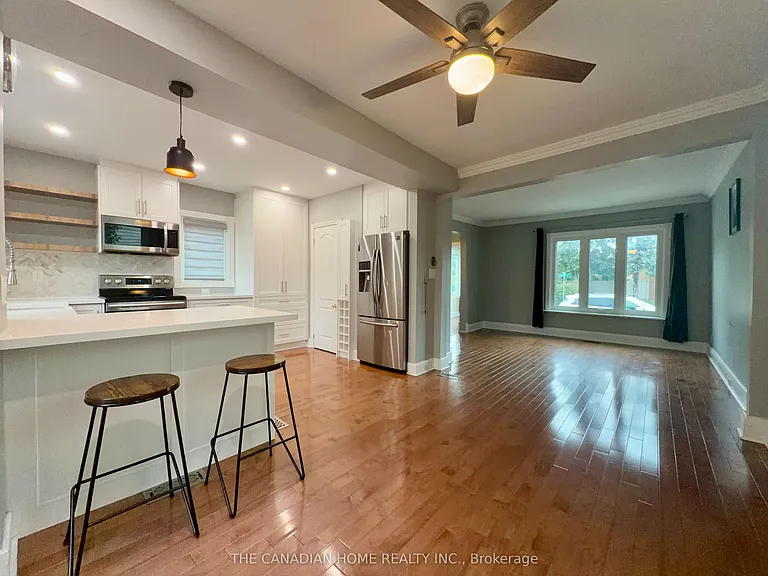 71 English St — Photo 12