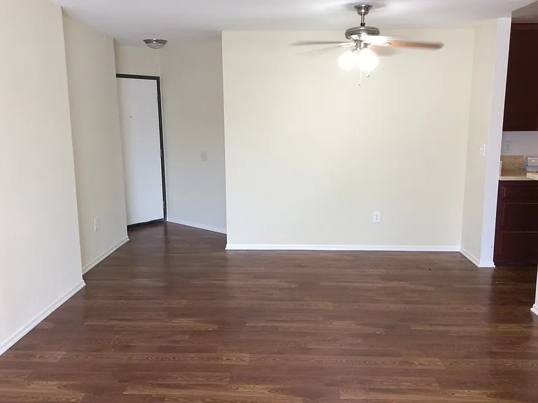 Riverside Terrace Apartments — Photo 54