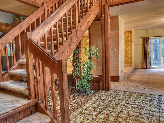 3rd image of 2570 Turpins Glen Dr