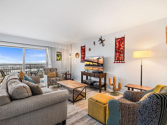 5th image of 6833 N Kedzie Ave APT 1404