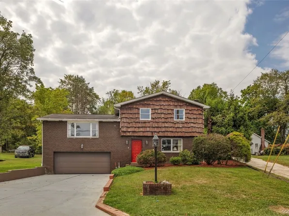 128 Shelton Dr, New Stanton, PA 15672