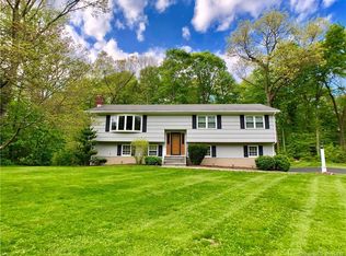 21 Wisteria Dr, Trumbull, CT 06611
