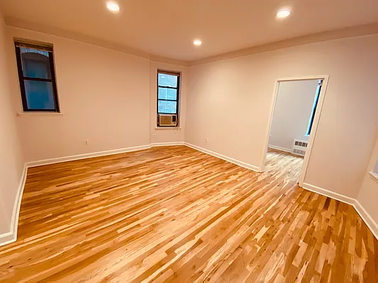 Rented by Metropolis Real Estate of Manhattan | media 5