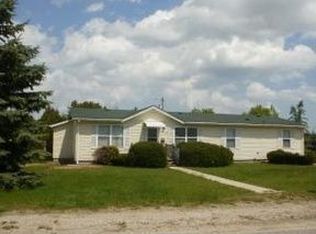 32 Mill St, Cheboygan, MI 49721