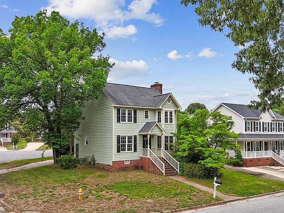 2nd image of 4305 Bartholomew Cir