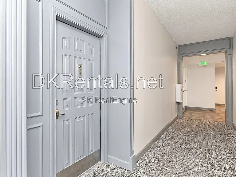 1101 Juniper St NE #728 — Photo 5