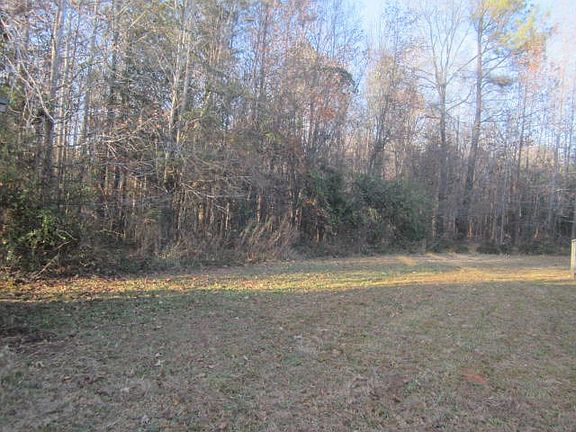 4th image of 400 Blue Grass Dr