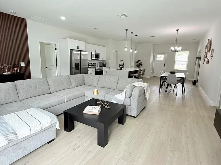 470 Marion Oaks Dr — Photo 2