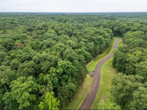 Water Oak Dr, Columbus, MS 39705