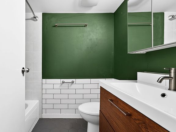 5th image of 509 Carnarvon St #102