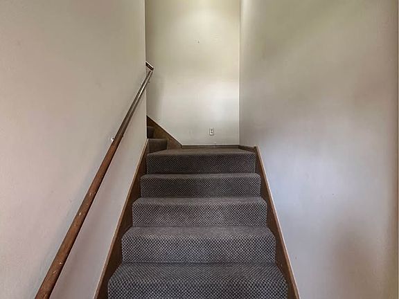 2nd image of 1083 NW Greenwood St #1083