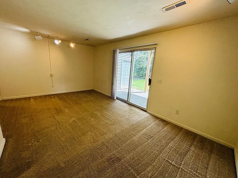 2511 Ridge Rd — Photo 10