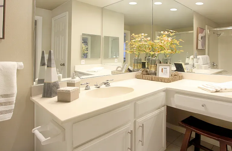 The Dorchester Apartments — Photo 18