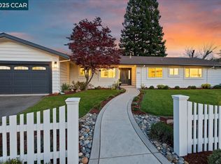 251 Ivy Dr, Orinda, CA 94563