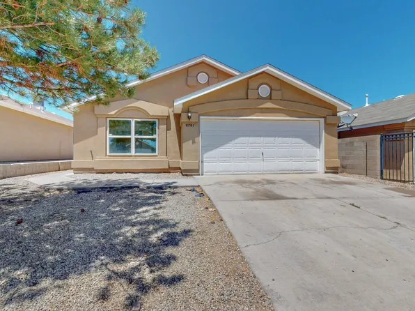 8701 Spotted Pony Ave SW, Albuquerque, NM 87121